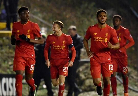 哀悼，切尔西功勋后卫马文-欣顿去世，享年85岁