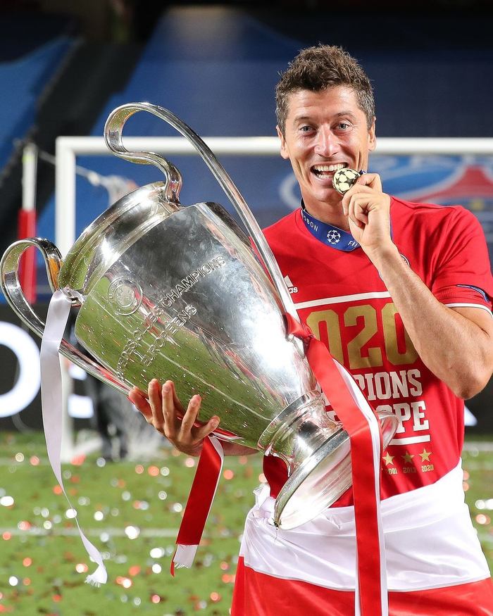 马杜埃凯vs布鲁日全场数据：射门4次进2球，成功过人3次