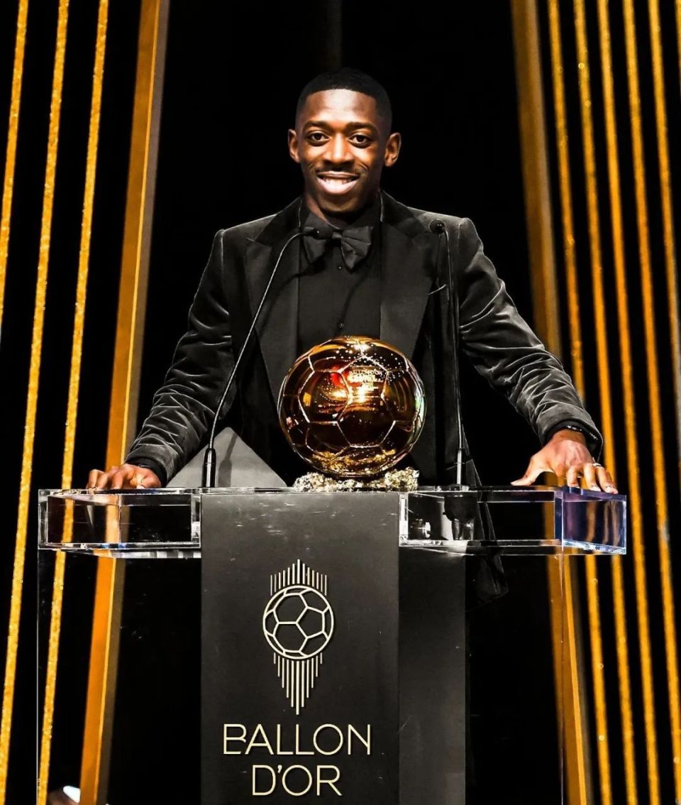 球星晒更衣室照，全队氛围太好了