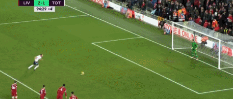 中国队在米兰冬奥会冰壶落选赛中以5-2战胜菲律宾队，取得三连胜，成为唯一全胜队伍。