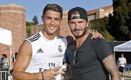 实现中超三连冠、队史第4冠，海港官方社媒发文庆祝