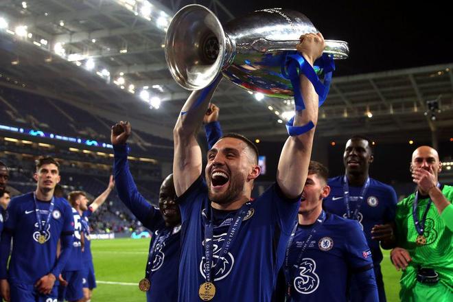 年轻后卫防守稳健，未来可期